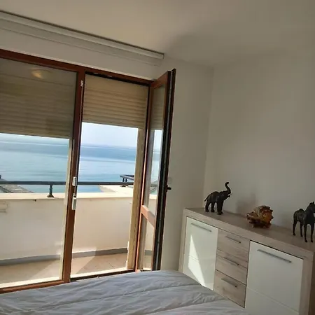 карпе дием Appartement Baltsjik